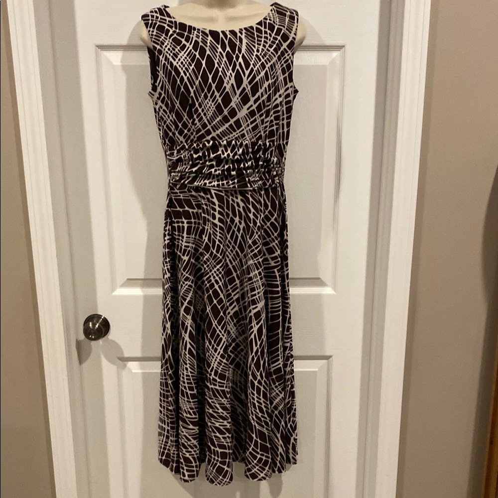 Elegant Brown and White Patterned Dress